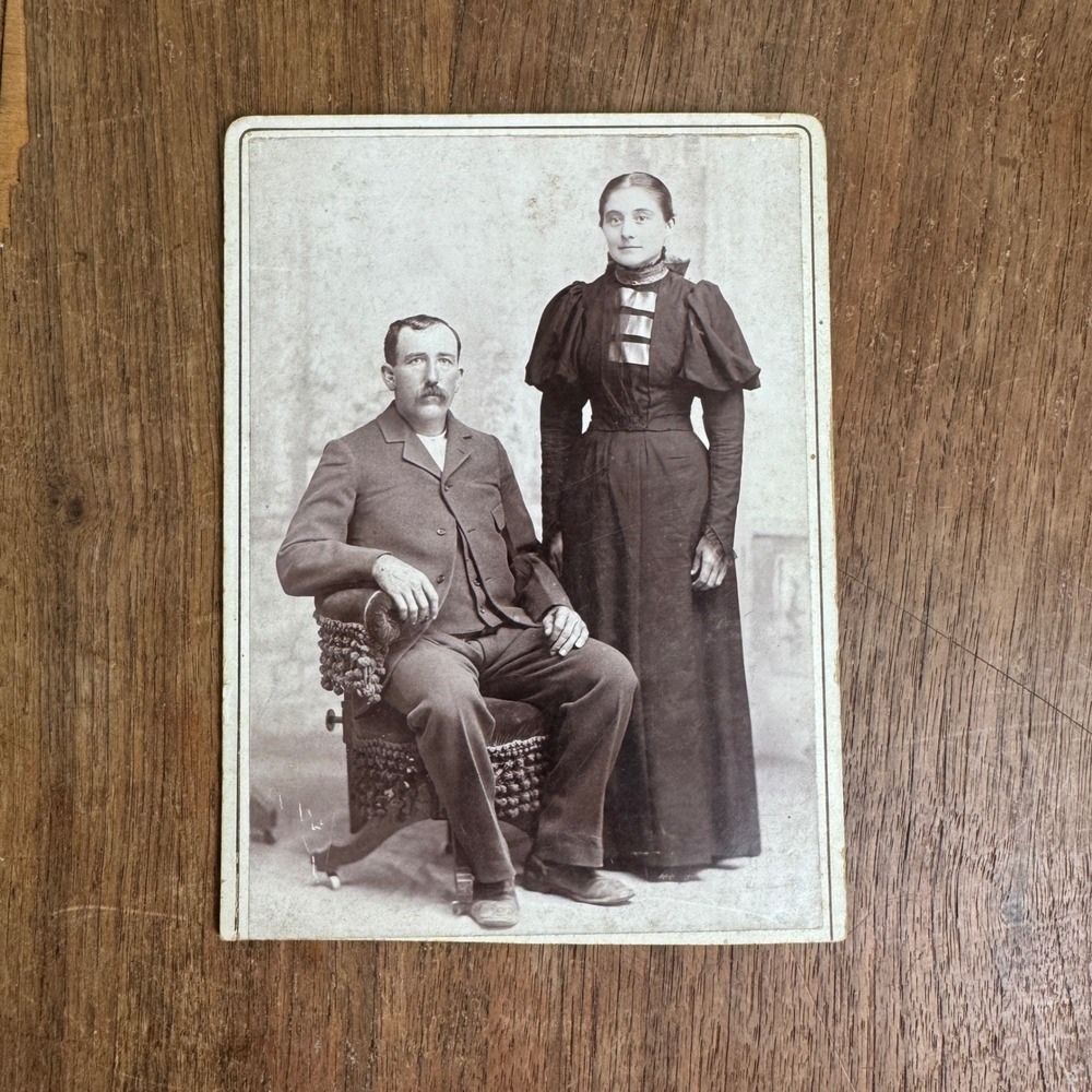 Antique Studio Portrait Cabinet Card Newbern & Sarah Smith‎ Alto Pass, IL